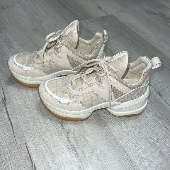 Michael Kors Olympia trainers - Picture 3 of 6